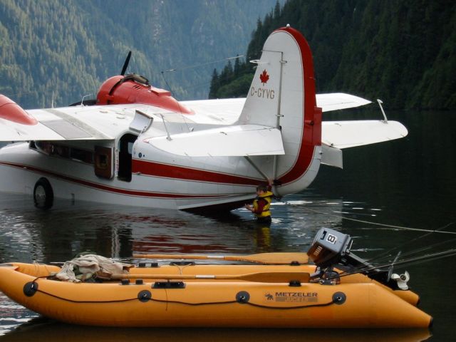 Grumman Goose (C-GYVG) - Goose C-GYVG at Long Lake BC Thanksgiving 2002