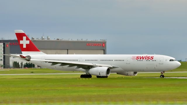 Airbus A330-300 (HB-JHJ)