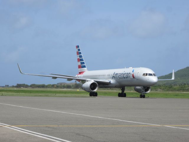 Boeing 757-200 (N172AJ)