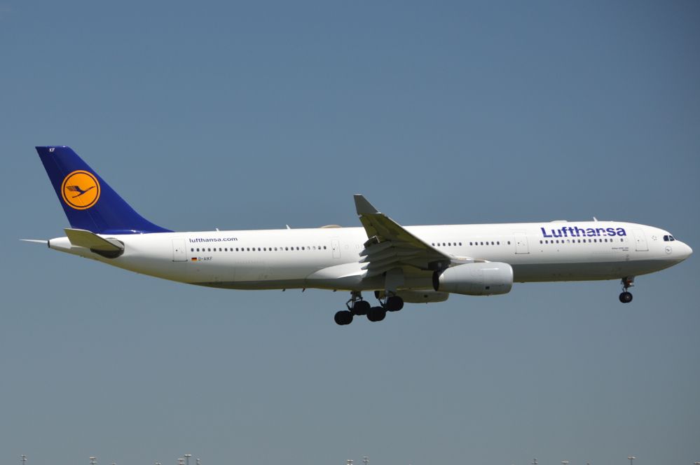 D-AIKF — - Landing DFW from FRA afternoon 04/20/2013