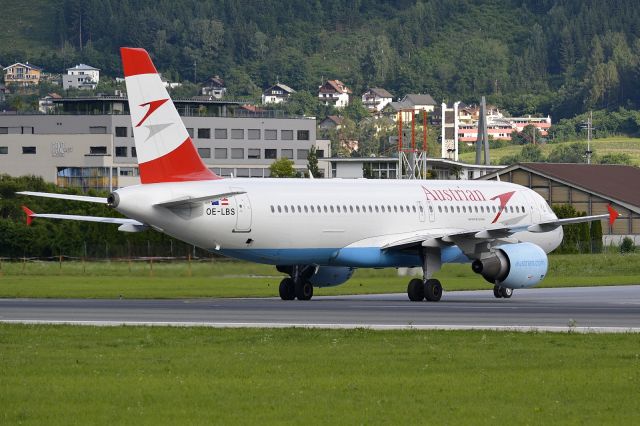 Airbus A320 (OE-LBS)