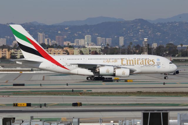 Airbus A380-800 (A6-EOF)