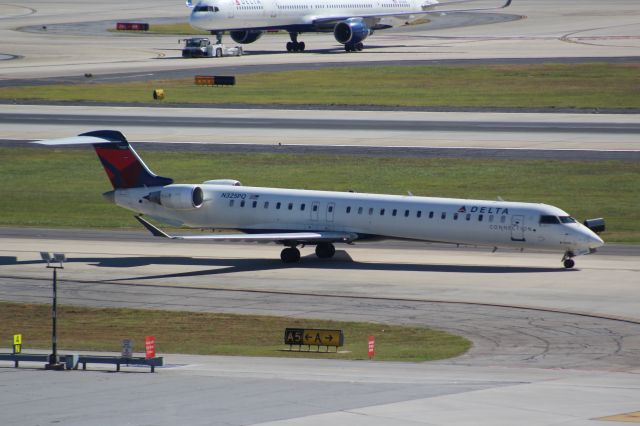 Canadair Regional Jet CRJ-900 (N325PQ)