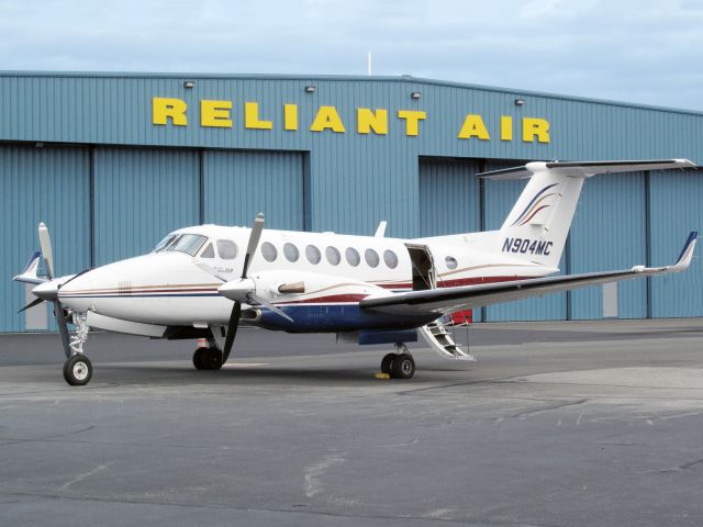 Beechcraft Super King Air 350 (N904MC)