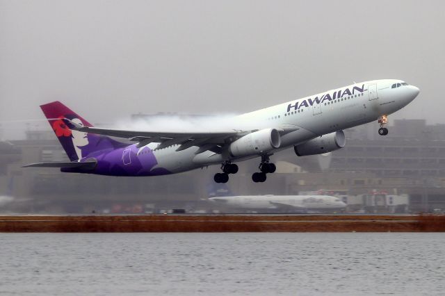 Airbus A330-200 (N378HA) - 'Hawaiian 89' departing back to Honolulu