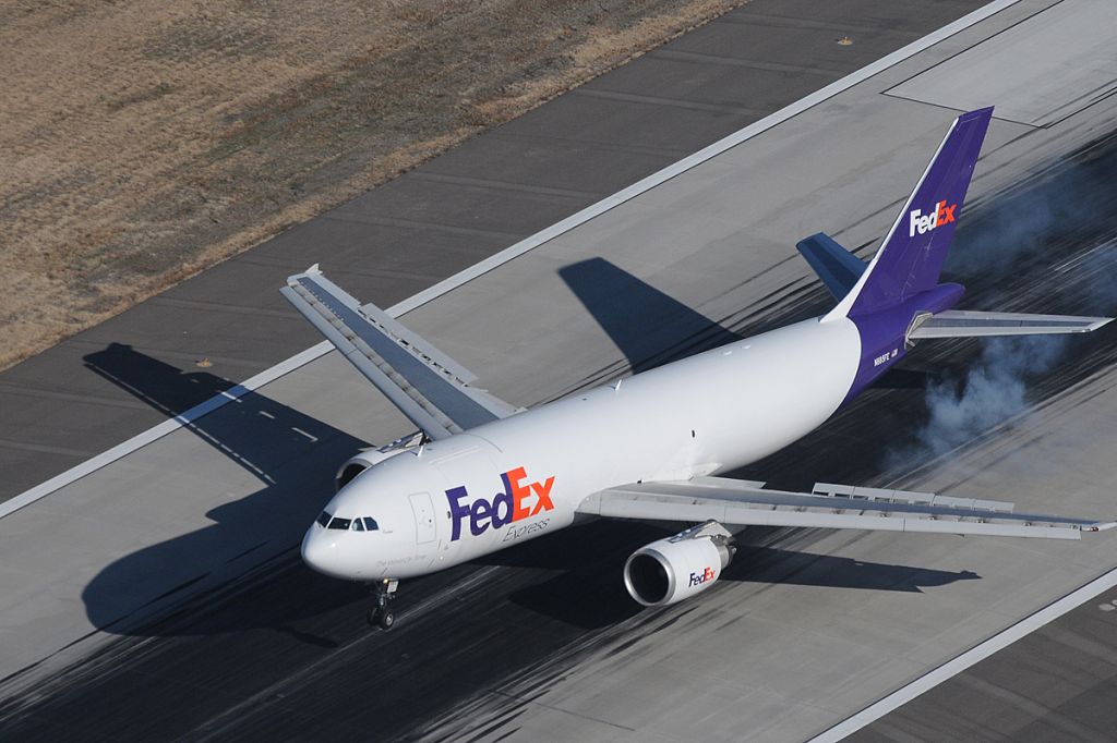 Airbus A300F4-600 (N685FE)