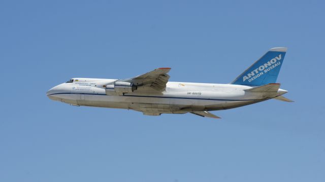 Antonov An-124 Ruslan (UR-82072) - AN124