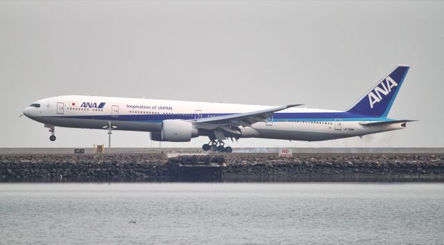 BOEING 777-300 (JA783A)