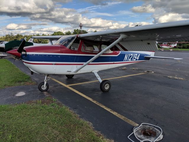 Cessna Skyhawk (N12194) - Pilot in Training