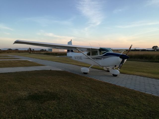 Cessna Skylane (N7259E)