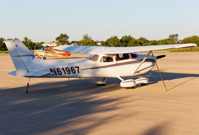 Cessna Skyhawk (N61967)