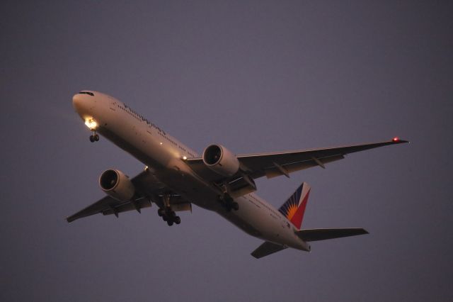 BOEING 777-300ER (RP-C7777)