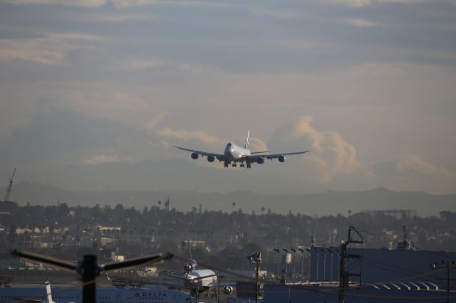 BOEING 747-8 (B-LJI)