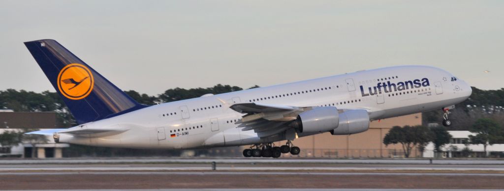 Airbus A380-800 (D-AIMI)