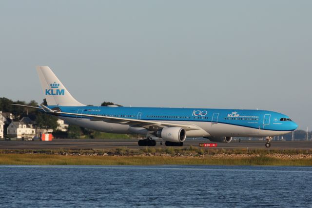 Airbus A330-300 (PH-AKB)