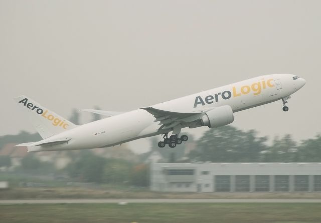 Boeing 777-200 (D-AALB)