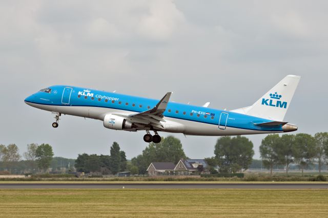 Embraer 175 (PH-EXU)