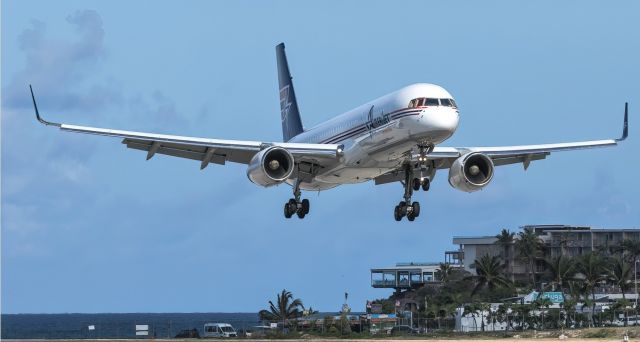 Boeing 757-200 (N193AN)