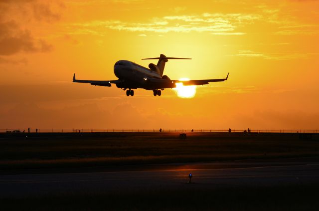 Boeing 727-100 (N495AJ) - AmeriJet sunset landing.