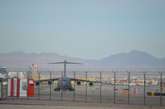 Boeing Globemaster III — - The Limo Carrier taxing in with the Presidential