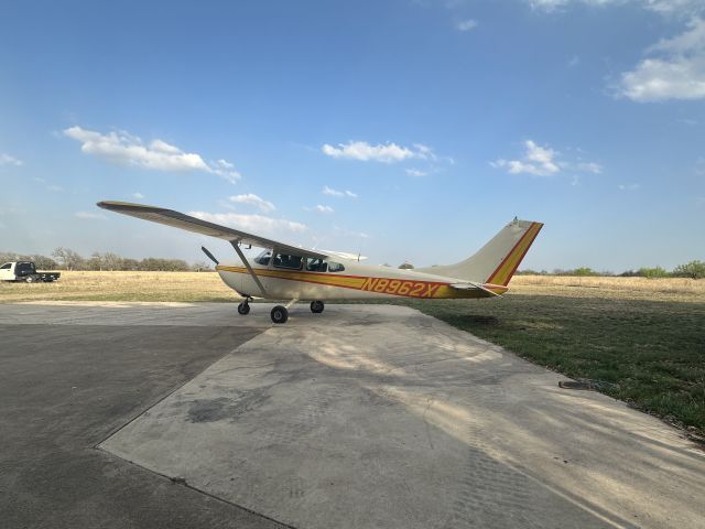 Cessna Skylane (N8962X)
