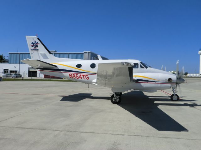 Beechcraft King Air 90 (N954TG)