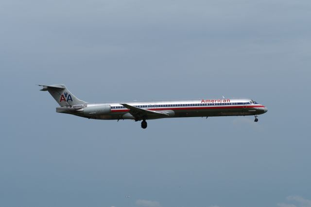 McDonnell Douglas MD-80 (N436AA)