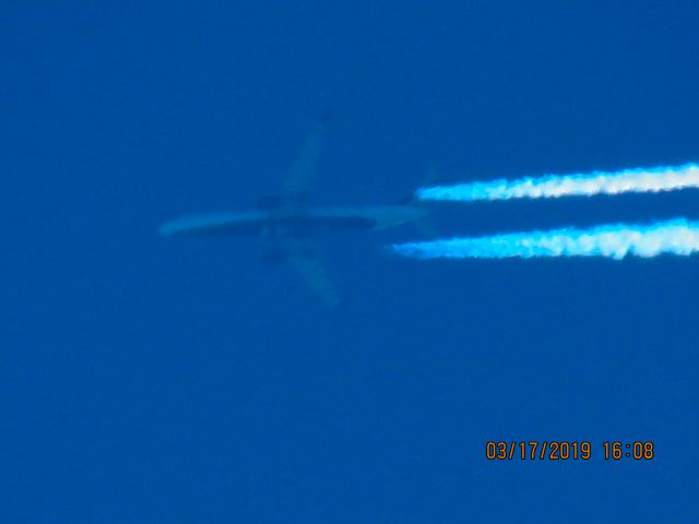 Boeing 737-900 (N875DN)