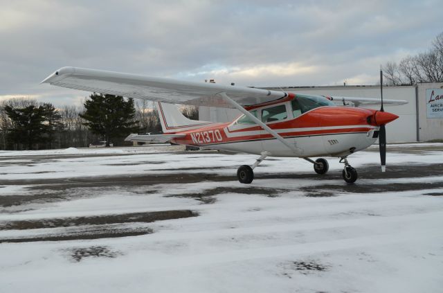 Cessna Skylane (N21370)