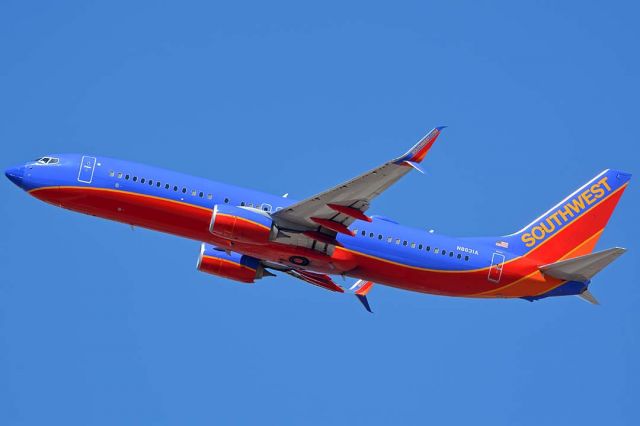 Boeing 737-800 (N8631A) - Southwest Boeing 737-8H4 N8631A at Phoenix Sky Harbor on September 16, 2017. It first flew on May 18, 2014. Its construction number is 42385. It was delivered to Southwest on May 28, 2014.