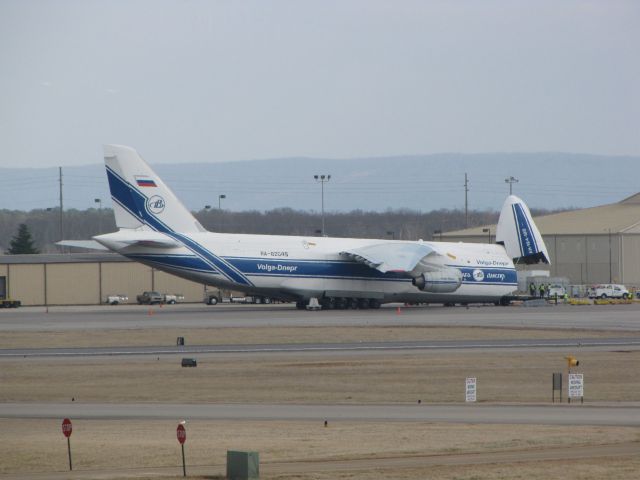 Antonov An-124 Ruslan (RNA82045)