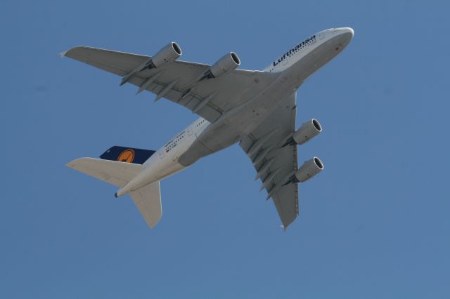 Airbus A380-800 (D-AIMC)