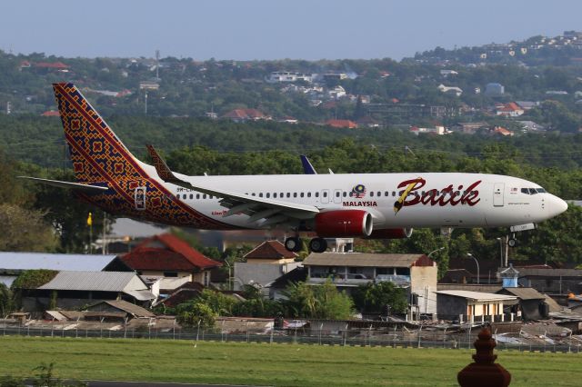 Boeing 737-800 (9M-LDT)