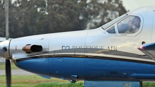 Pilatus PC-12 (N842WF) - Kevin taxing out to runway 12