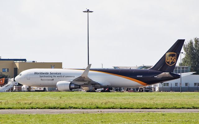 BOEING 767-300 (N351UP) - ups b767-34af n351up at shannon 18/9/18.