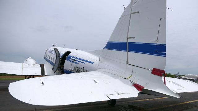 Douglas DC-3 (N353MM)