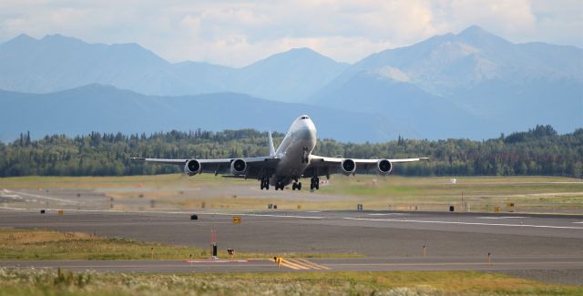 BOEING 747-8 (B-LJD)