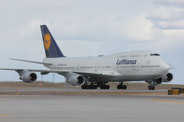 Boeing 747-400 (D-ABTL)