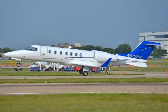 Learjet 45 (N100HW)