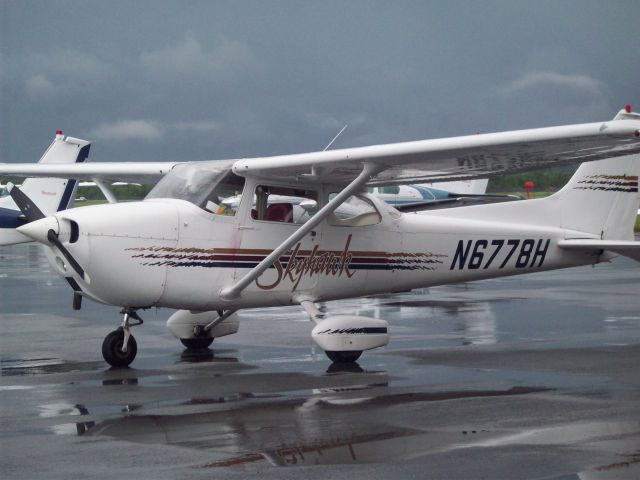 Cessna Skyhawk (N6778H) - at Watertown, NY