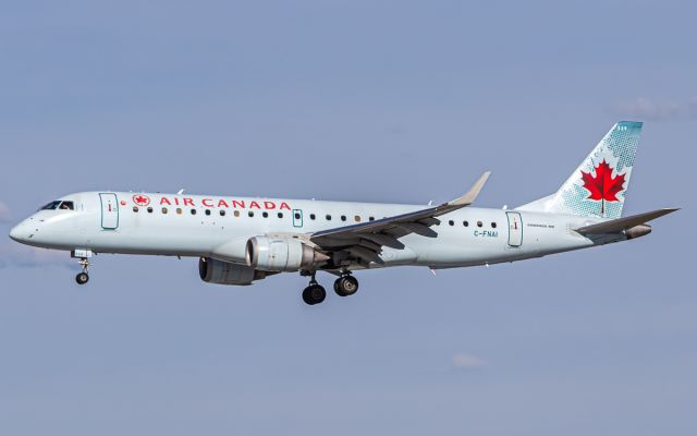 Embraer ERJ-190 (C-FNAI)