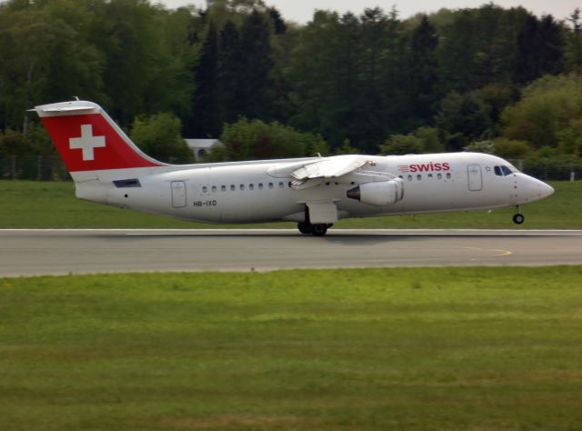 Avro RJ-100 Avroliner (HB-IXO)