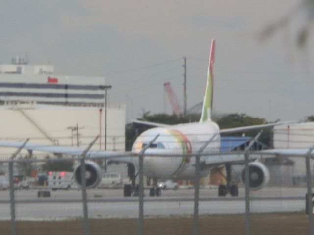 Airbus A330-200 (CS-TOE)