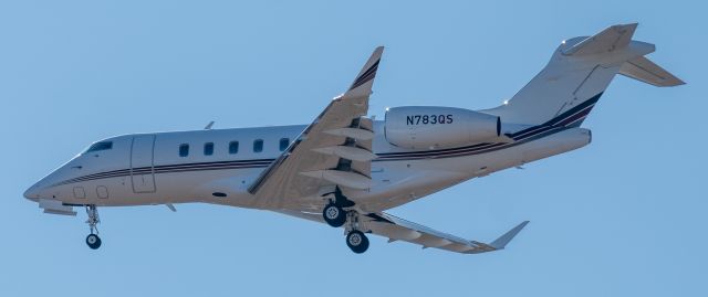 Bombardier Challenger 300 (N783QS)