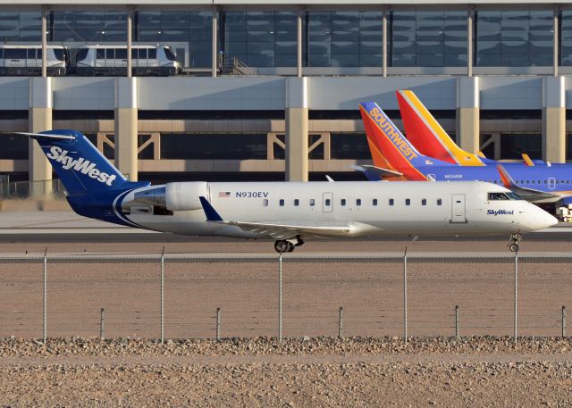 Canadair Regional Jet CRJ-200 (N930EV)