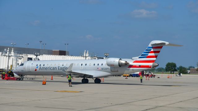 Canadair Regional Jet CRJ-700 (N720PS) - American Eagle Bombardier CRJ-701ER N720PS in Dayton 