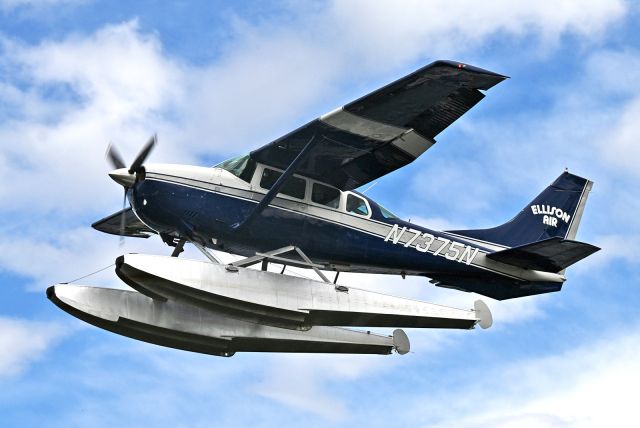 Cessna 206 Stationair (N7375N)