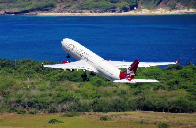 Airbus A330-300 (G-VGBR)