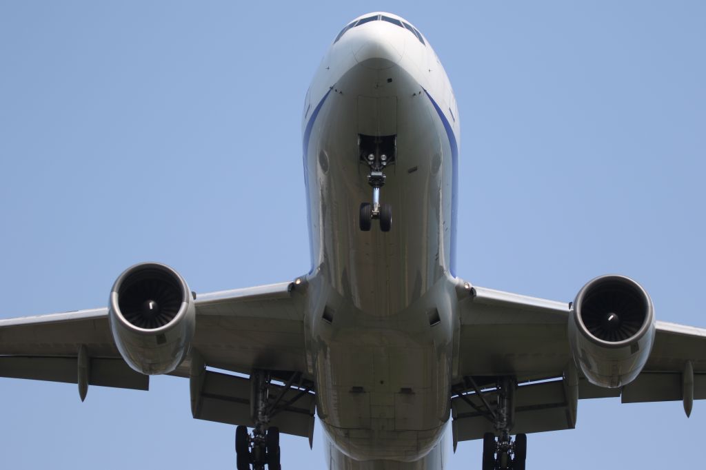 Boeing 777-200 (JA701A) - 24 May 2015:HND-HKD.
