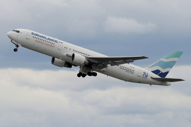 BOEING 767-300 (CS-TST) - 'Air Azores 262' departing to Madeira, Portugal